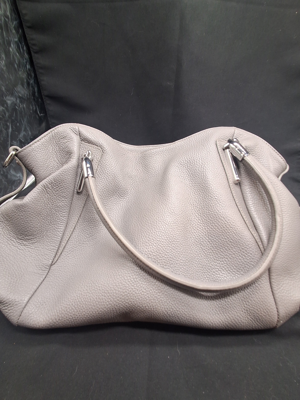 Textured Shoulder Bag in Light Gray